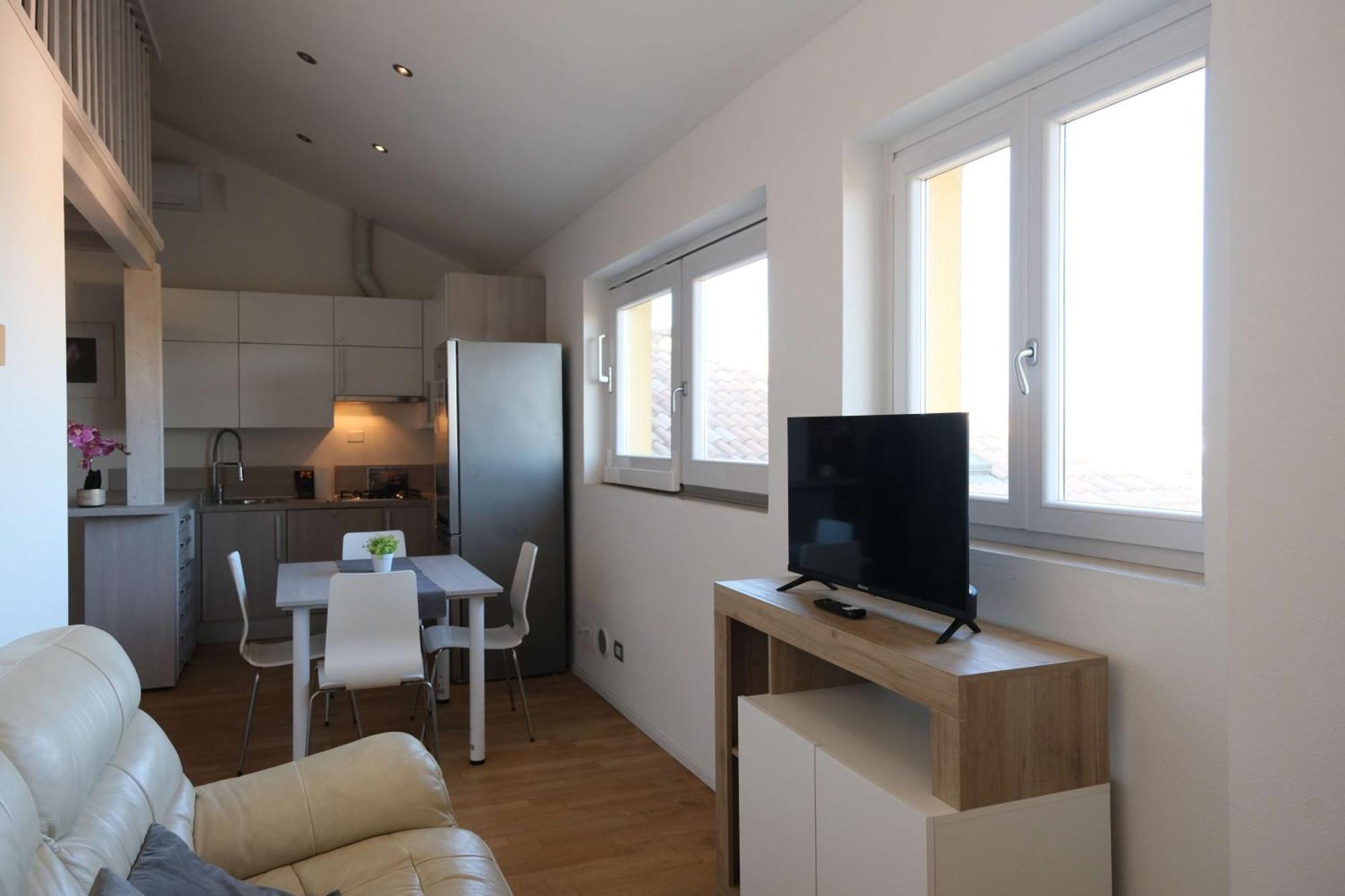 Case Vr Holiday Attico Di Lino Verona Exterior photo